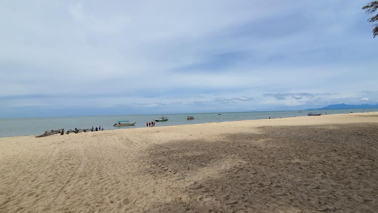 By The Sea Beach Luxury Resort - Batu Feringgi Luaran gambar
