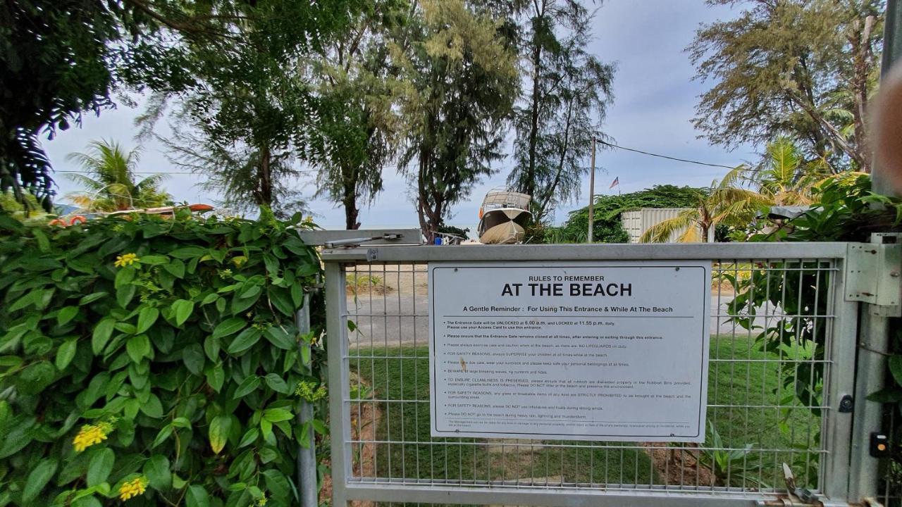 By The Sea Beach Luxury Resort - Batu Feringgi Luaran gambar