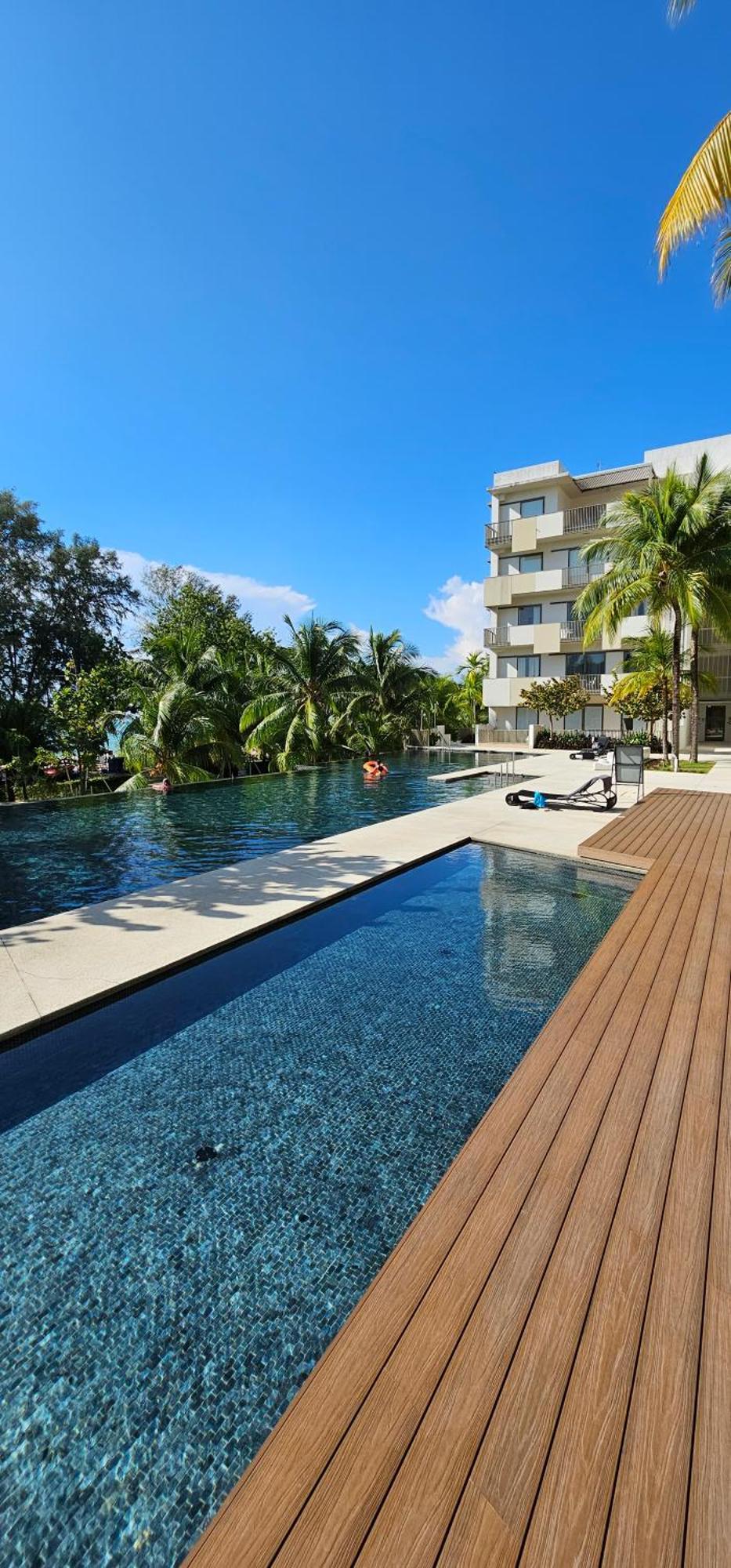 By The Sea Beach Luxury Resort - Batu Feringgi Luaran gambar