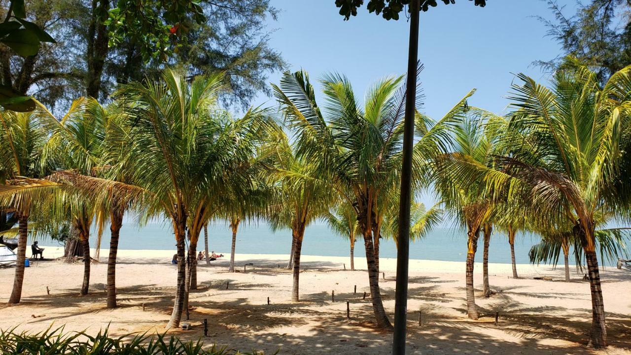 By The Sea Beach Luxury Resort - Batu Feringgi Luaran gambar