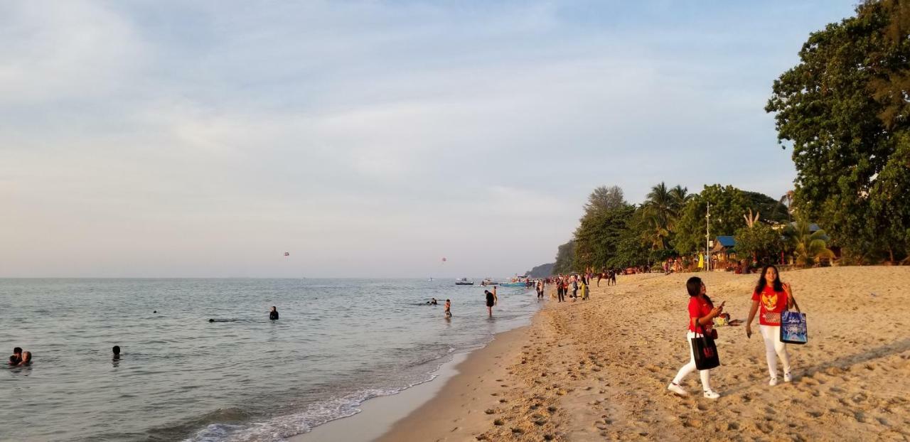 By The Sea Beach Luxury Resort - Batu Feringgi Luaran gambar